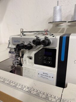 priemyselný overlock, minimálne používaný - 3