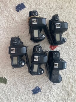 Nikon f80 na náhradné diely - 3