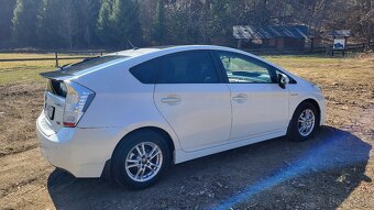 Predám Toyota Prius 3 Panorama Exclusive - 3