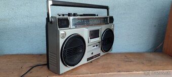 Radiomagnetofon HITACHI - 3