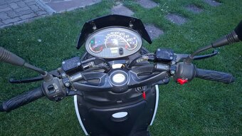 Predám Benelli macis 125 - 3