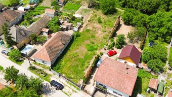 ALL INCLUSIVE | NA PREDAJ STAVEBNÝ POZEMOK (930M2), KOMOČA - 3