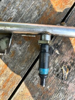 Predám palivovú rampu so vstrekovačmi – Audi A4 B6 (benzín) - 3