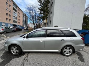 Toyota Avensis Combi - 3