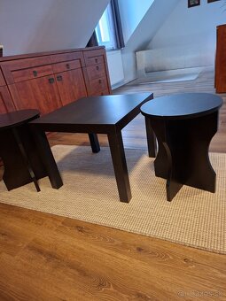 Konferenčný stolík a taburetky - 3