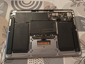 MacBook Air M1 2020, A2337 - 3