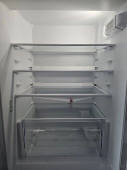 Predám vstavanú chladničku IKEA RAKALL - 3