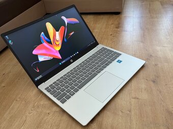 /15.6"/HP Notebook/4GB RAM DDR5/128GB NVMe SSD/Intel HD 2GB - 3