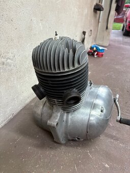 Predám motor 250/353 - 3