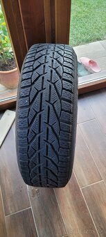 Zimné pneu. Na plech. diskoch 215/65 R17 - 3
