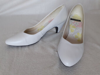 Dámske biele kožené nové lodičky Vagabond č.41 - 3