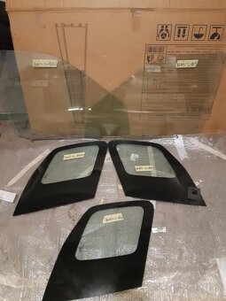 Suzuki Ignis,Swift S 1600 Racing -skla do dveří . - 3