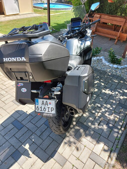 Honda NT 1100 - 3