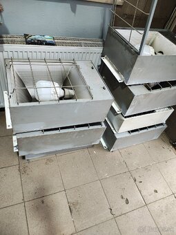 Predám svetlá priemyselné. 220V - 3