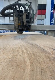 CNC frézovanie dreveného masívu a veľkoplošných dosiek HPL - 3