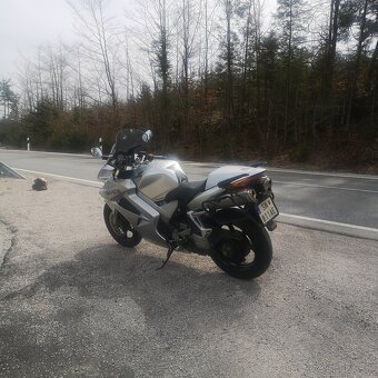 Honda VFR800 - 3
