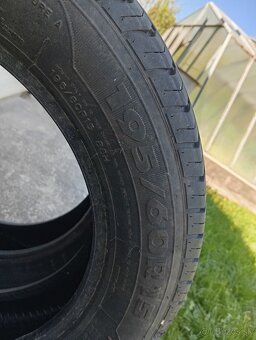 195/60 R15 - 3