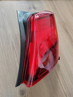 Toyota Yaris zadné svetlo - 3