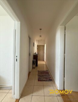 3 izbový byt s balkónom v centre obce - 3