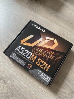 MB - GIGABYTE A250M S2H - 3