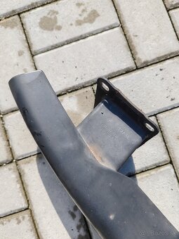 Zadna vystuha octavia 1 facelift 2004 - 3