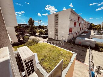 RezervovanéSmart bývanie:kompaktná garsónka v top... - 3