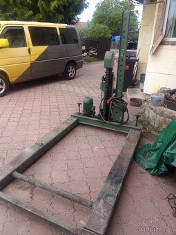 Nožnicový zdvihák 1500kg - 3