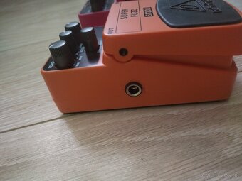 Behringer Super Fuzz SF300 a Heavy Metal HM300 - 3