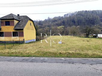 Na predaj stavebný pozemok o výmere 1142 m2 v k. ú. Horné Sr - 3