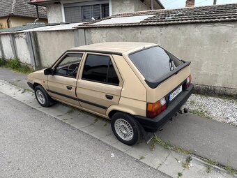 Predám Škodu Favorit, rok výroby 1990, 91 xxx km. - 3