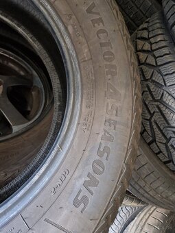 255/60R18 celoročne - 3
