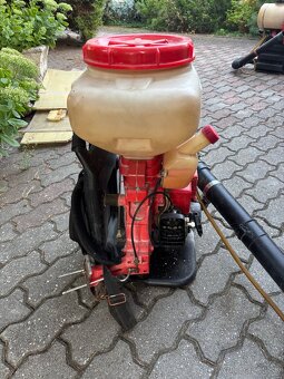 Darujem motorový postrekovač na vinič. - 3
