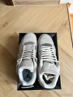 Air Jordan 4 frozen moments - 3