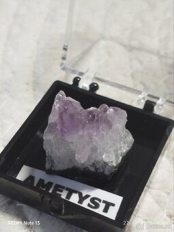 Minerály - 4 druhy - 3