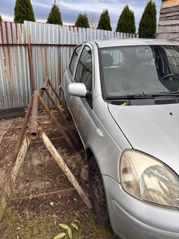 Toyota yaris 1.0 - 3