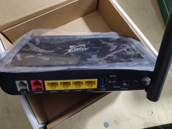 Predám 80 cm satelit s routrom - 3