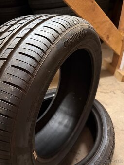 255/40 R18 - 3