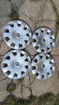 Predám originál puklice Škoda,veľkosť 15 - 3