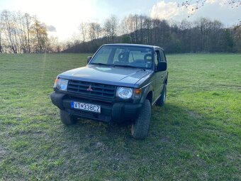 Mitsubishi pajero 2.5 - 3