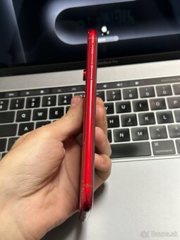 Apple iPhone XR 64GB Red - 3