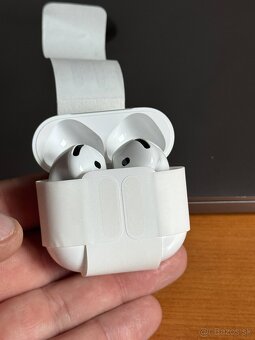 Apple AirPods 4 USB C - nové, rok záruka - 3