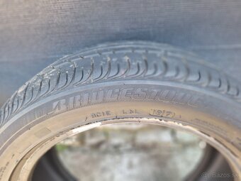 215/45R16 - 3