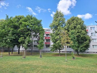 2. izb. byt  Ďatelinová ,Bratislava Ružinov - 3