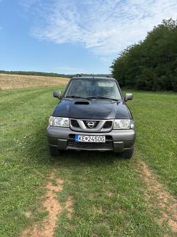 Nissan Terrano 2 - 3