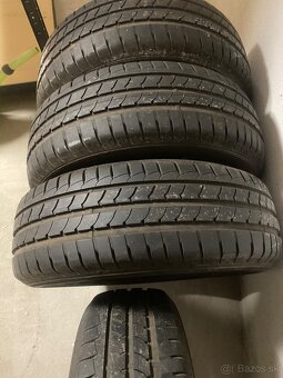 Pneu GoodYear 195/60 R16 - 3