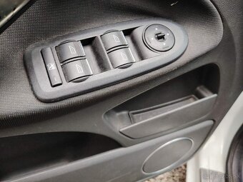 Predám Ford C-Max Titanium 1.6 diesel - 3