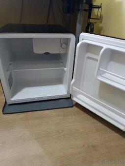 Chladnička CONCEPT LR2047bcN - 3