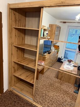 Šatníková skriňa - 3