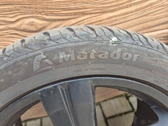 Kolesa 245/45 R19 - 3