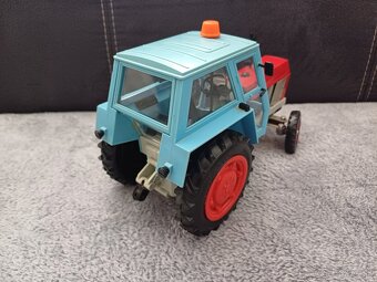 Predám hracku zetor crystal 8011 - 3